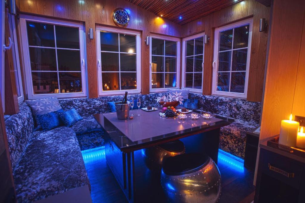 Mala Anglia - Boutique & Hotel apartamentowy 4*